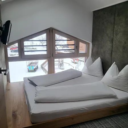 Hotel Ponyhof 4*
